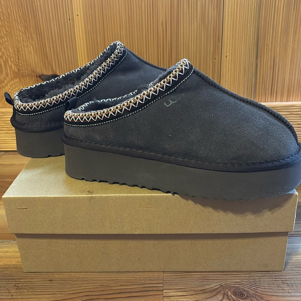 UGG Tan Shoe Box